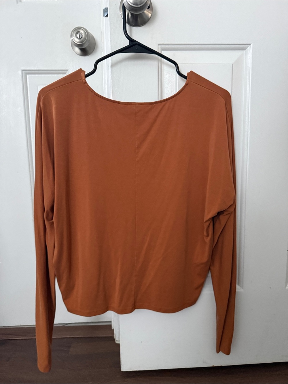 JoyLab Rust Ruched V-Neck Long Sleeve Top - Picture 2 of 2